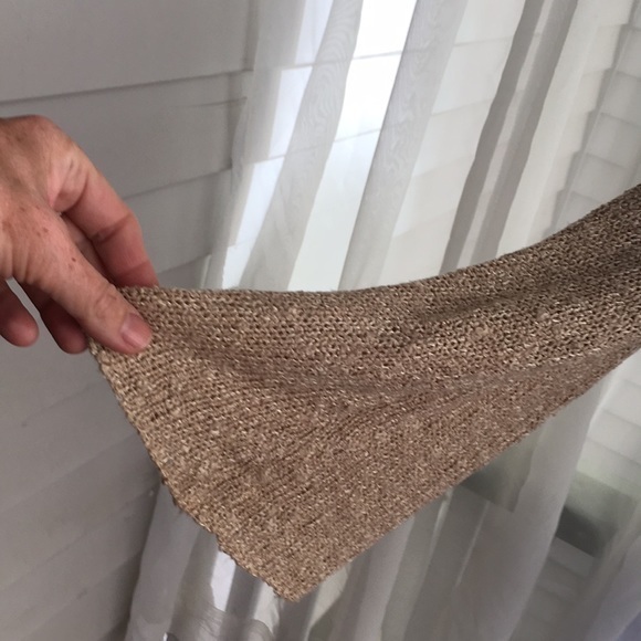 Zara Knit tan V neck sweater - Picture 3 of 9